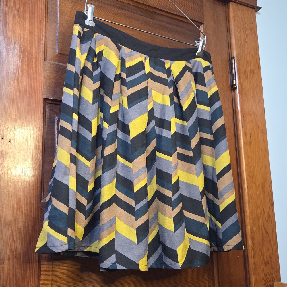 NWT Relished Pleated Chevron Print Skirt - Yellow, Gray & Black Sz XL - Picture 3 of 15